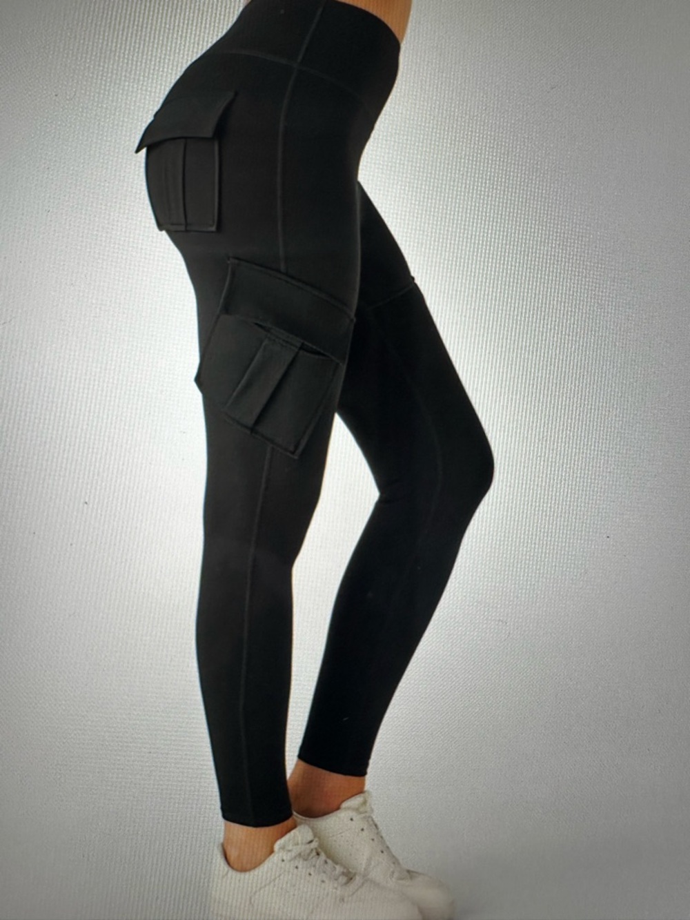 New with Tag! $55 Halara Black Cargo Pocket Leggings Sz M - Picture 4 of 12